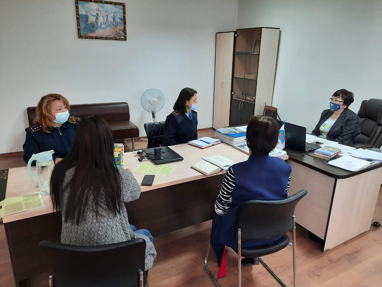Подробнее о статье Онлайн беседа на тему «Правила проведения на дороге»